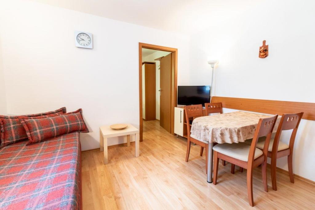 Family Apartments ドノヴァリ エクステリア 写真
